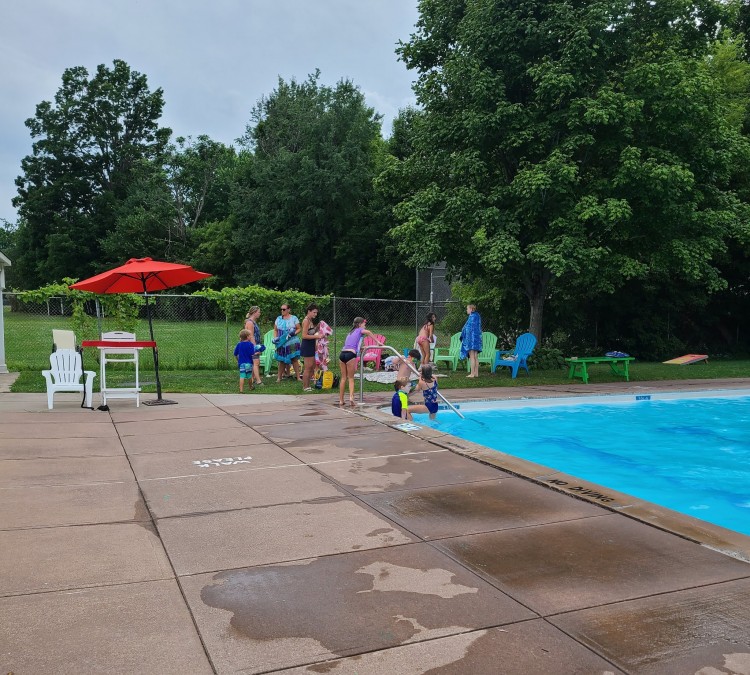 clinton-community-pool-photo